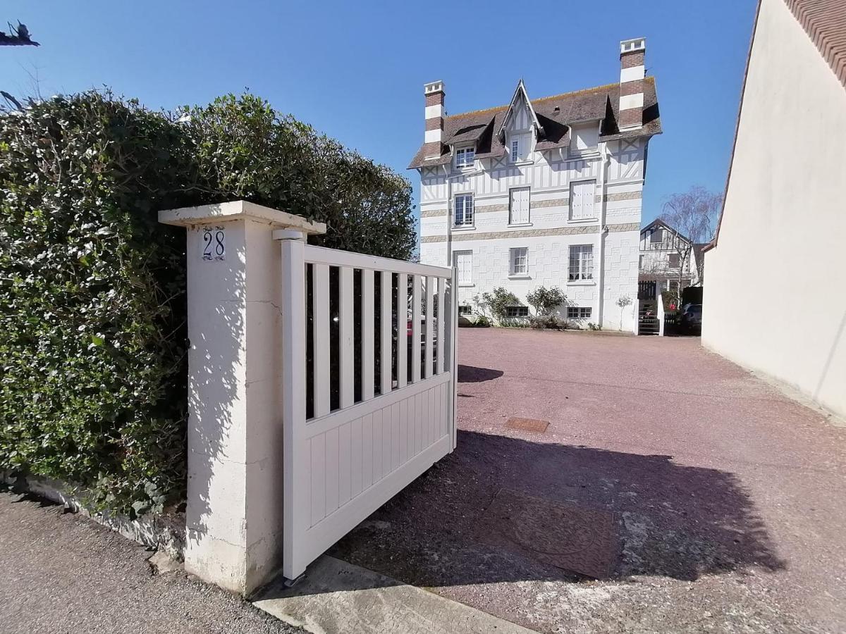A La "Georgette" Et Son Jardin Avec Parking Apartment Villers-sur-Mer Exterior photo